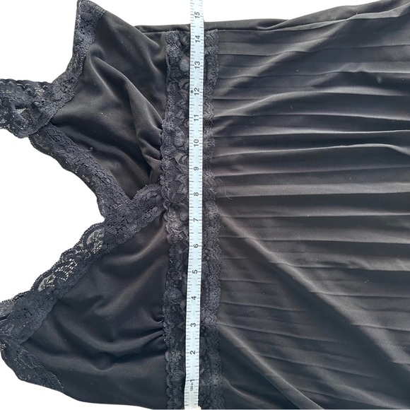 Elegant Black Lace Trim Camisole - Picture 6 of 6